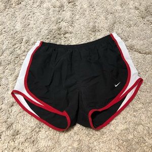 Nike women’s dry tempo shorts